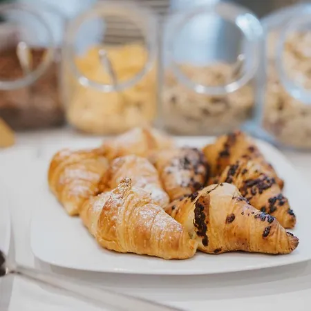 Citta Di Parenzo 酒店 的里雅斯特